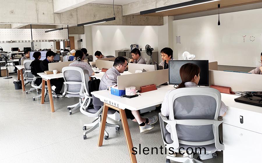 研髮中(zhong)心(xin)